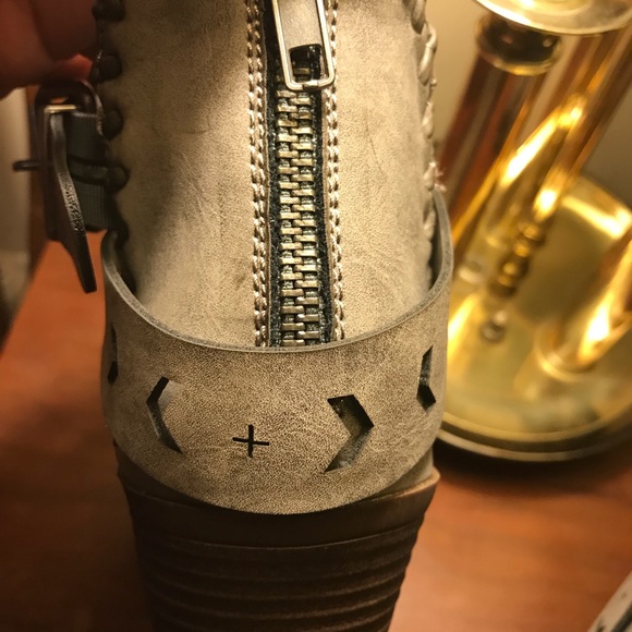 ⭐️HP⭐️Wrapped Booties❄️ - Picture 7 of 8